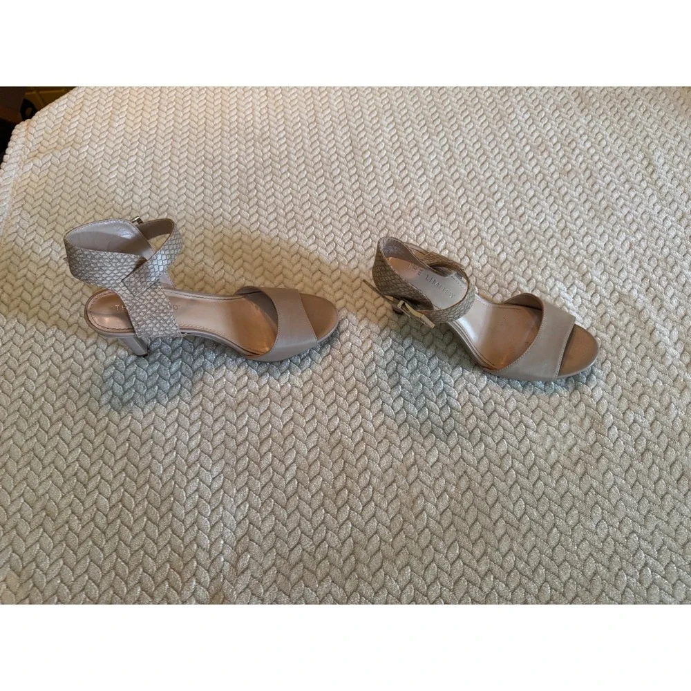 The Limited Penelope Tan Snakeskin Ankle‎ Strap Kitten Heel Sandals Size 8.5 M